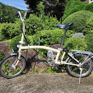 2025 브론톤 클래식 에디션 C라인 M6R 팔 말 화이트 팔아요~