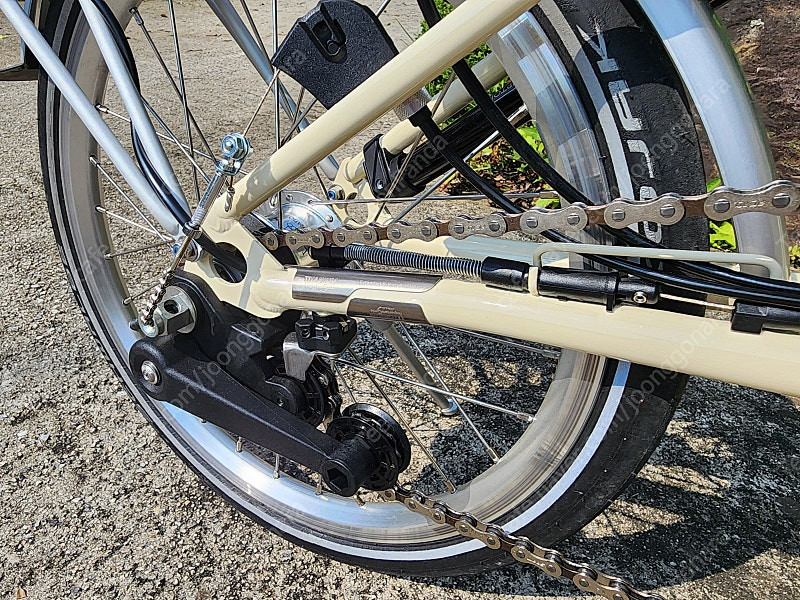 2025 브론톤 클래식 에디션 C라인 M6R 팔 말 화이트 팔아요~--1