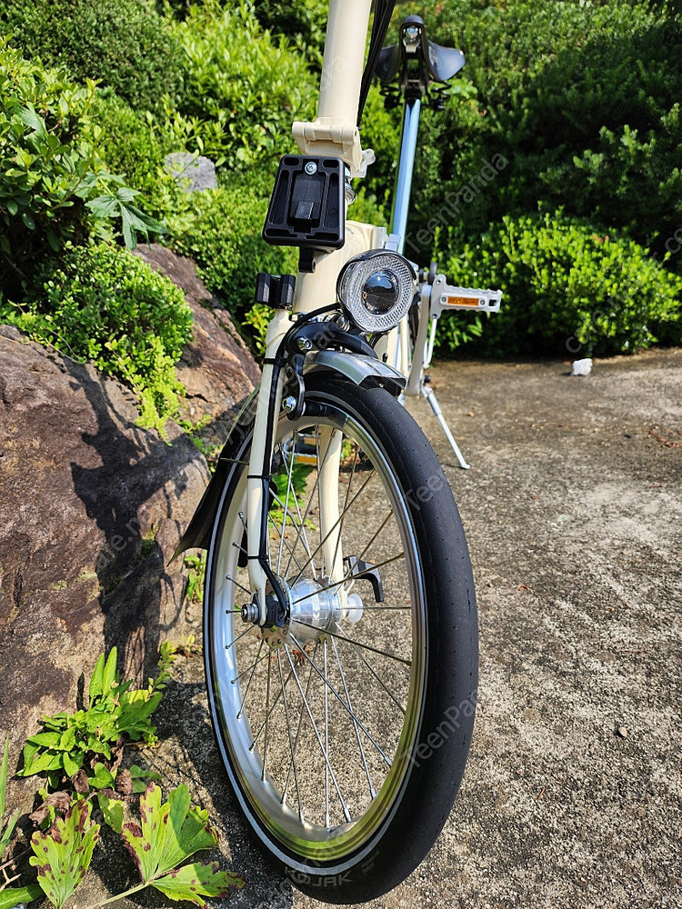 2025 브론톤 클래식 에디션 C라인 M6R 팔 말 화이트 팔아요~--9