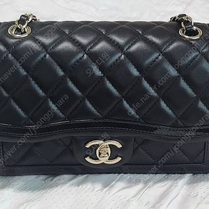(정가이하,정품)샤넬 클래식 시즌백 샴골 블랙 판매합니다.