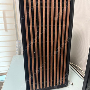 프랙탈 디자인 9800x3d rtx4070s 블랙감성 본체 팝니다