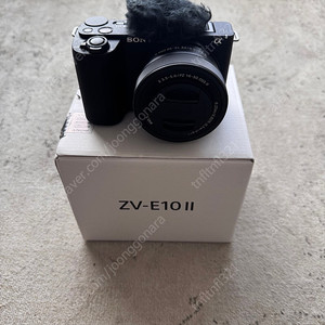 ZV-E10 M2 블랙 번들킷 1회 사용 팝니다.