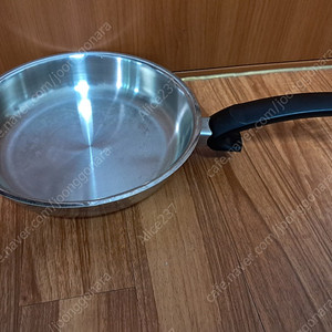 휘슬러 스텐후라이팬 24cm 독일산 인덕션가능
