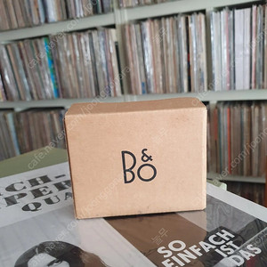 구형 뱅앤올룹슨 B&O A8 블랙 이어폰 팝니다.