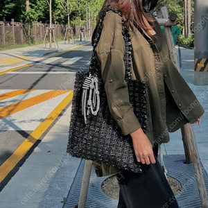 소윰 린톤 트위드 쇼퍼백