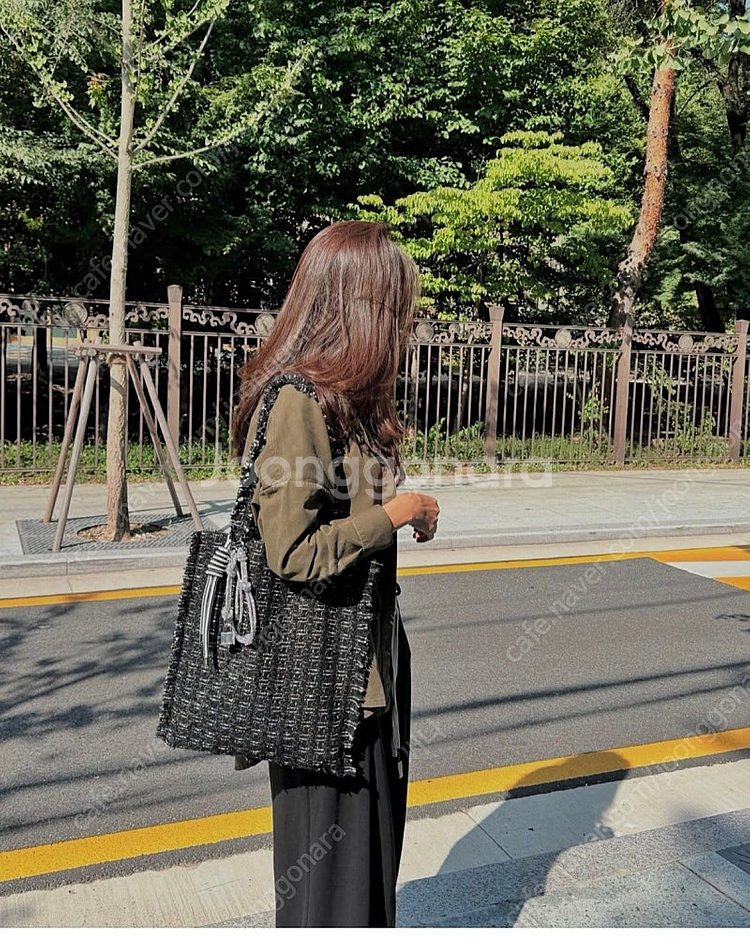 소윰 린톤 트위드 쇼퍼백--2