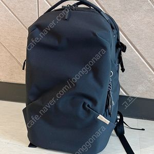 피지테크 원고 라이트 22L 블랙 팝니다.