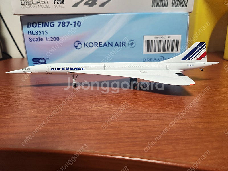 1:200 항공기 다이캐스트--9