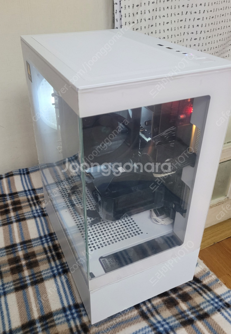 라이젠 9600X D5 32G RTX5060 어항 케이...--2