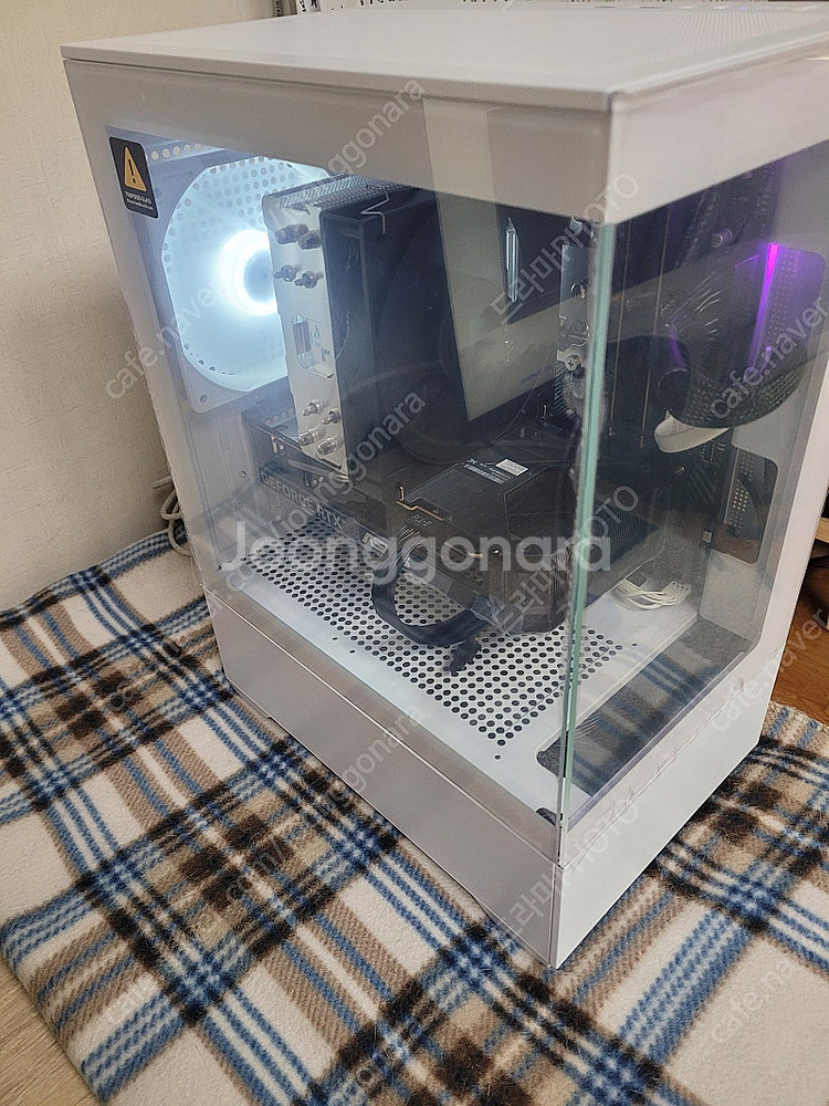 라이젠 9600X D5 32G RTX5060 어항 케이...--3