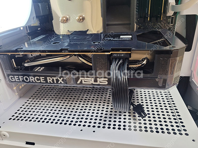 라이젠 9600X D5 32G RTX5060 어항 케이...--5