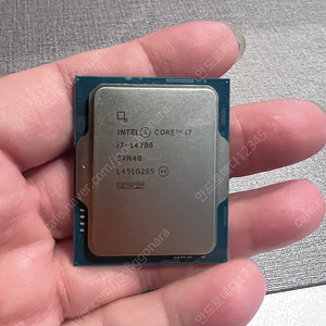 인텔 CPU i7-14700 팝니다. (벌크, 박스x, 쿨러x)1개 있습니다.