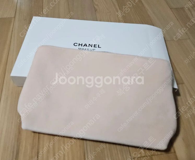 샤넬 VIP 뷰티 파우치 화이트/ 샹스 손거울 /블랙파...--2