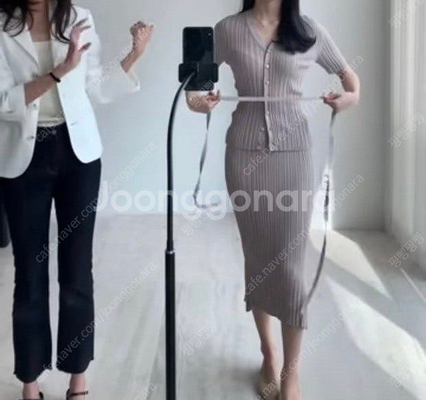 시에 보브 벨티드가디건&머메이드 스커트 맥시 베이지--2