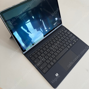 갤럭시 탭 S10 플러스 wifi 512G 문스톤+ 키보드북커버+ 미사용 보호필름 팝니다