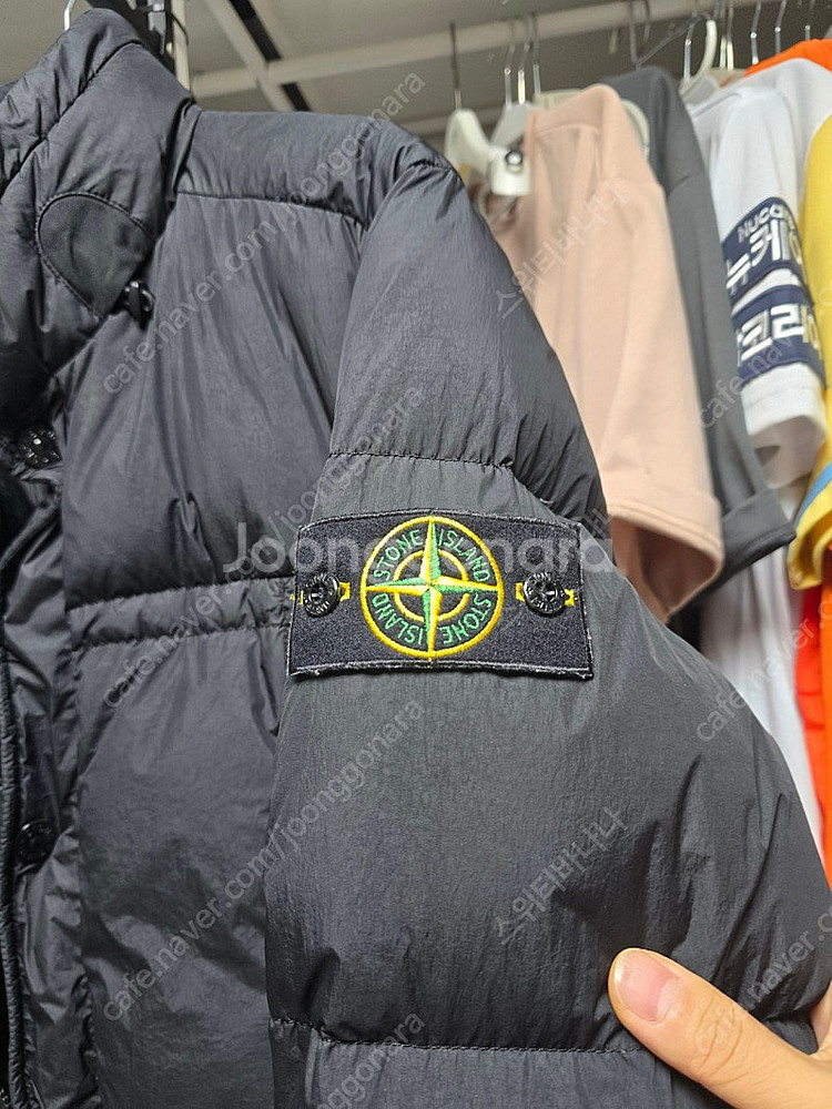 스톤아일랜드 크링클랩스 20fw 논후드숏패딩--1