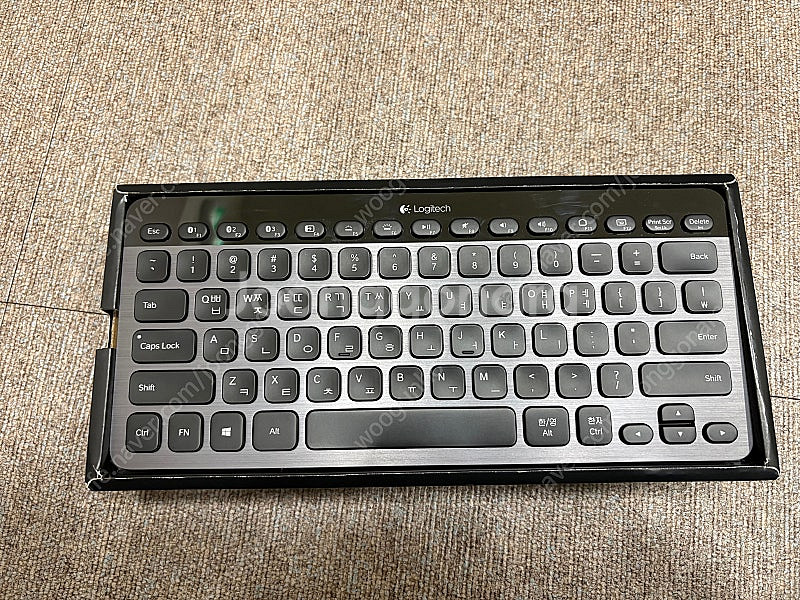 로지텍 K810 블루투스 키보드 팔아요.--1