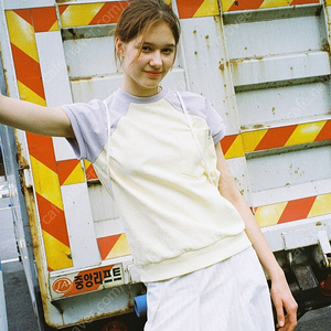 페스토 레글런 반팔 티셔츠 푸딩