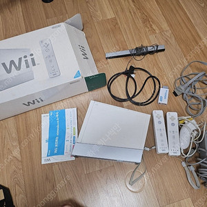 닌텐도 wii 위 5만원에 팔아요