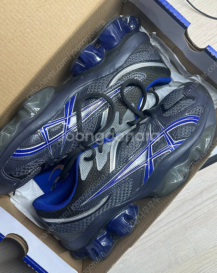 [265] 아식스 x 키코 코스타디노브 젤퀀텀 지엔치아 그레이--1