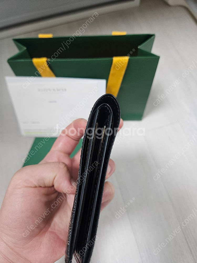 정품 고야드 빅투아르 블랙 반지갑 팝니다.--2