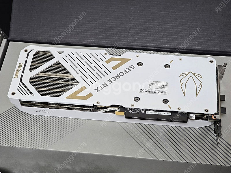 조텍 rtx 5070 amp 화이트--2