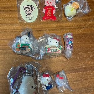 중고, 새제품 몬치치 콜라보 키티 가챠, 키티 시계 가챠 , 보리스 키링 등