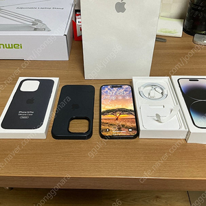 (자급제) 아이폰14 pro 128gb 스페이스 블랙 풀박스 팔아요. 정품실리콘케이스 블랙 같이드립니다.