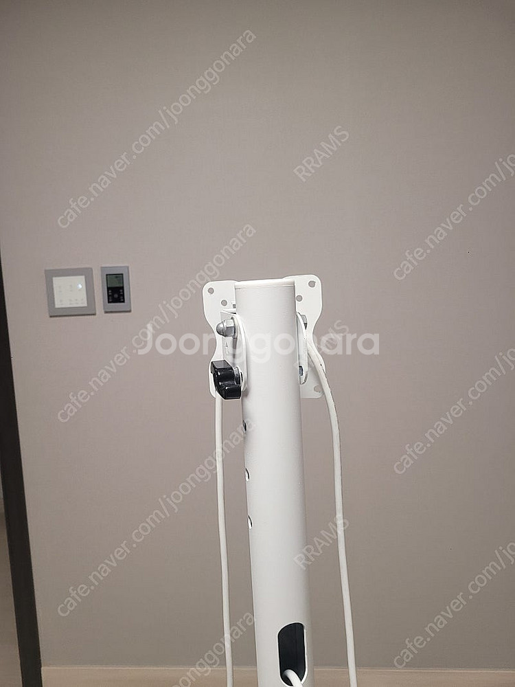 삼탠바이미 티비거치대--2