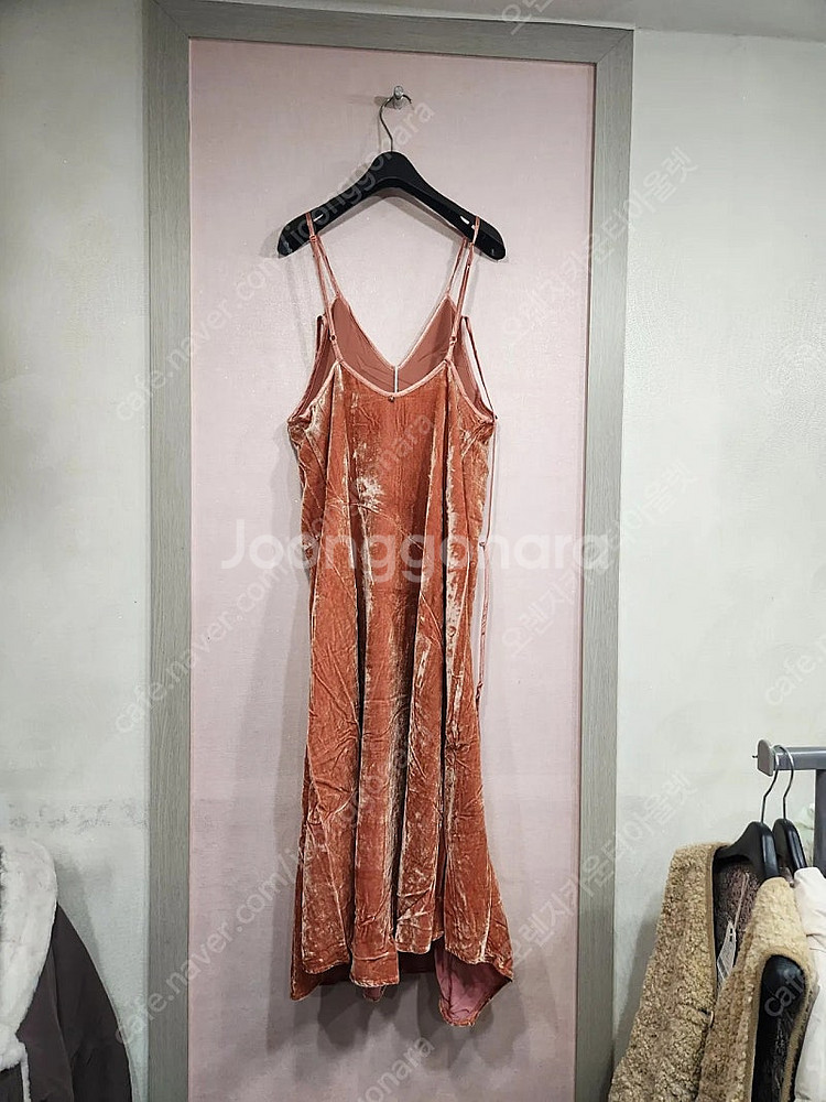 써스데이아일랜드 벨벳슬림원피스--3