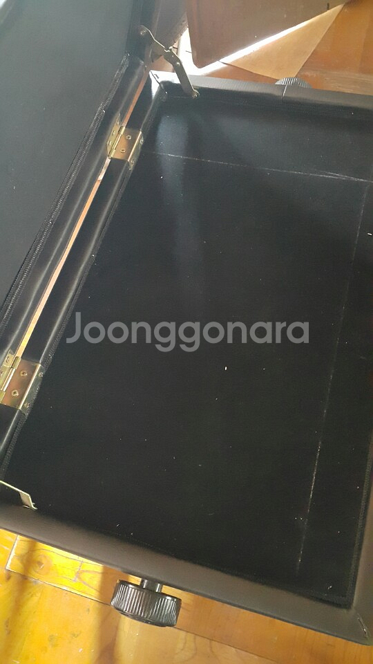 가죽 높낮이 조절 피아노 의자 여러 개 판매합니다.--1