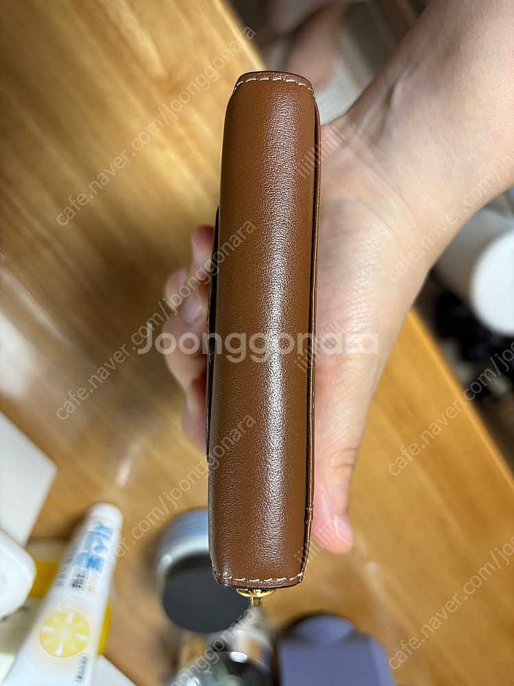 아떼바네사브루노 동전카드지갑 팝니다.--4