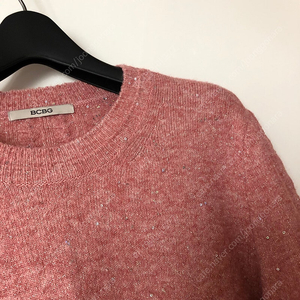 BCBG 비씨비지 22년 메탈 글리터 스팽글 펄 니트 스웨터 출근룩 하객룩 올드머니룩 89000원