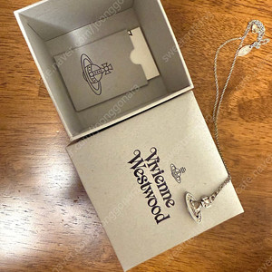 정품 비비안웨스트우드 목걸이 펜던트, Vivienne Westwood