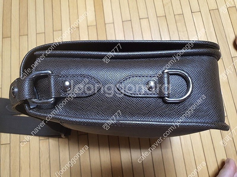 루이비통 타이가 크로스--2