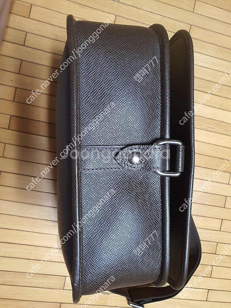 루이비통 타이가 크로스--4