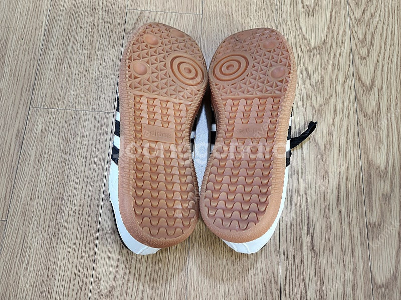 여성 아디다스삼바스니커즈 트루릴리전야상자켓--6