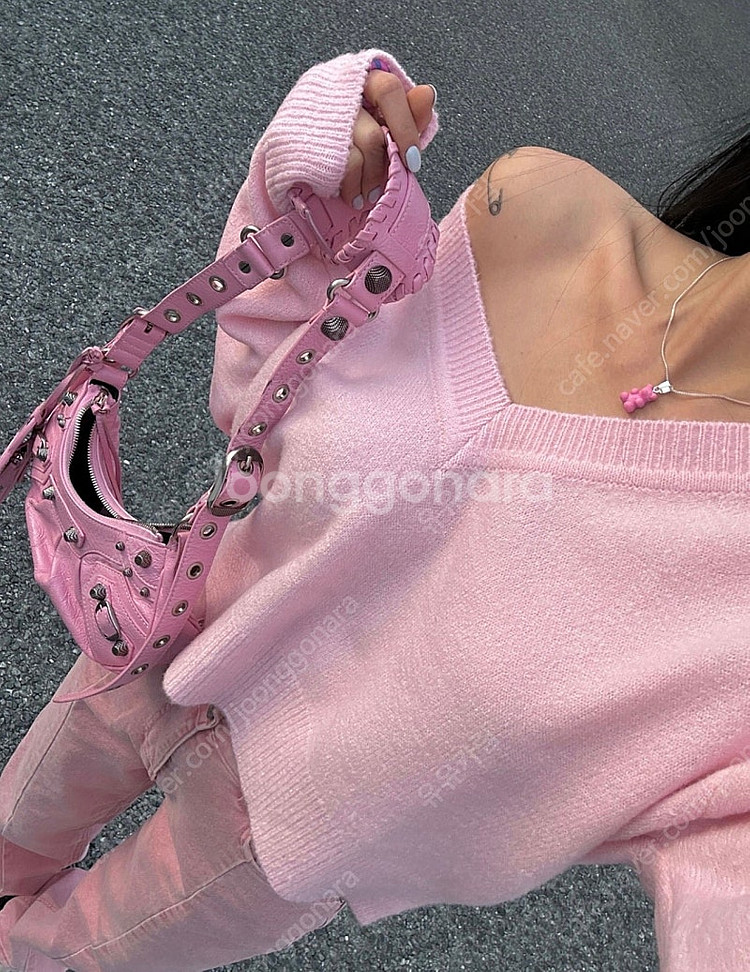 페일제이드 V-neck Cropped Knit, 딥 브...--8