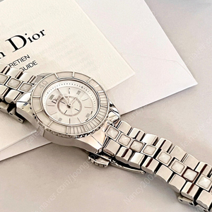Christian Dior 화이트 크리스탈 디올 여성 시계