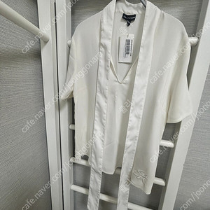 엠포리오아르마니 블라우스