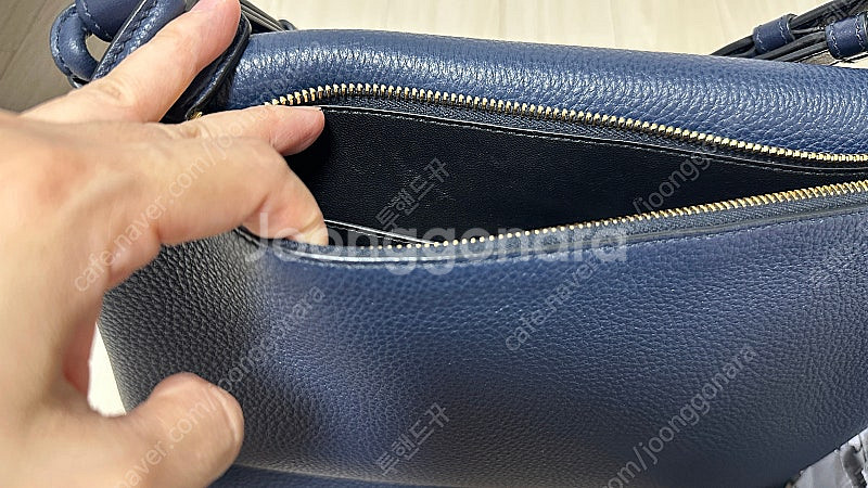 프라다 비텔로 다이노 플랩 숄더백 (1BD052)--3