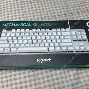 로지텍 텐키리스키보드 k835