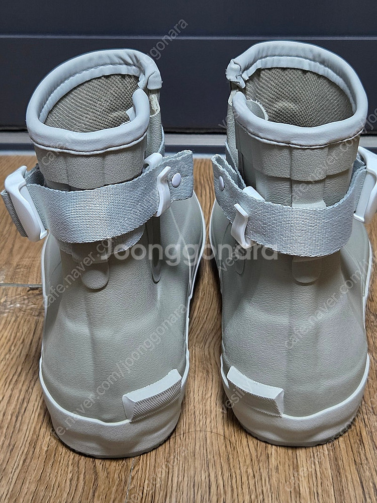 문스타 810s 레인부츠 애쉬 색상 판매합니다--1
