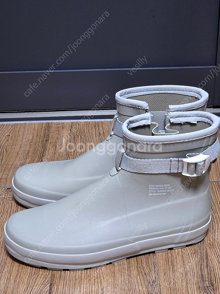 문스타 810s 레인부츠 애쉬 색상 판매합니다--3