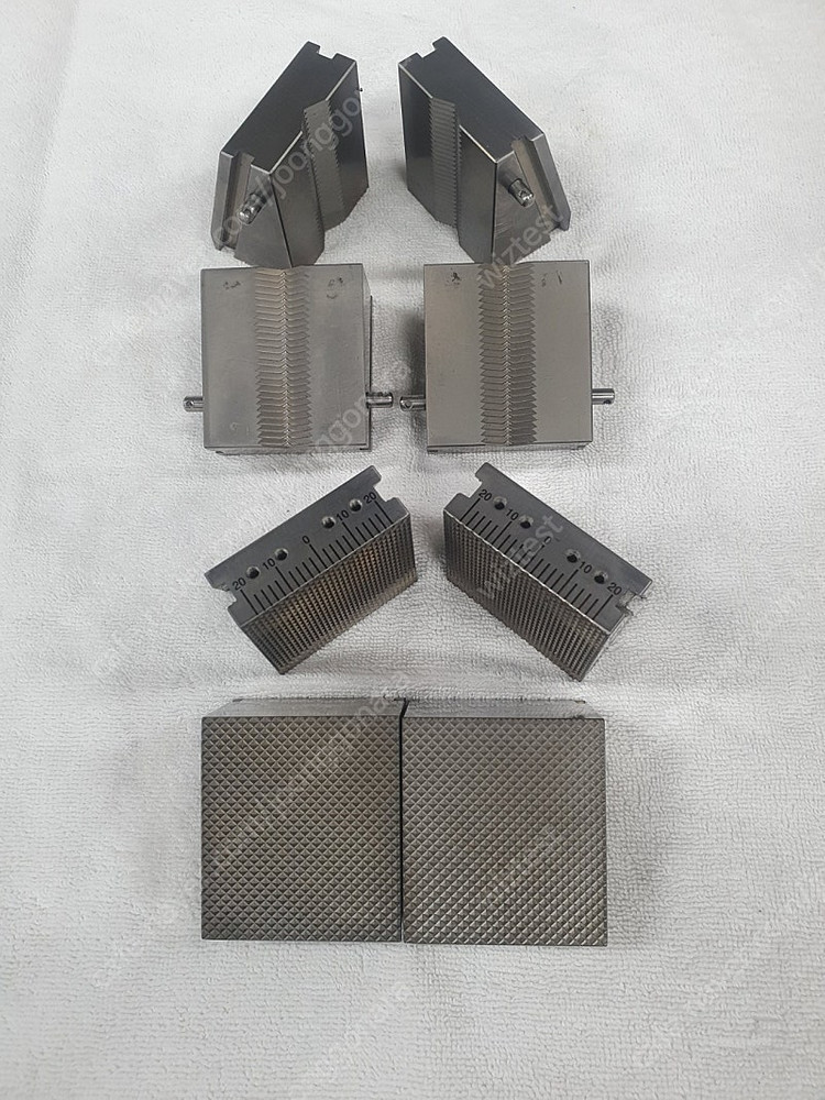 인장지그 인장시험기 지그 쪼우 인장그립 만능재료시험기 이미지