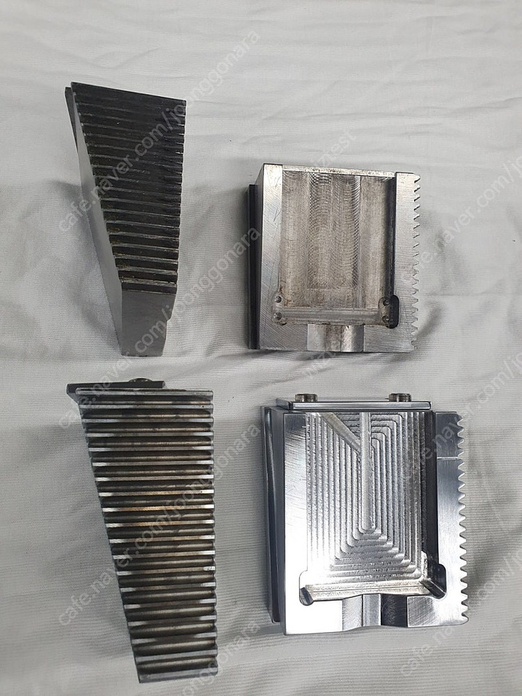 인장지그 인장시험기 지그 쪼우 인장그립 만능재료시험기 이미지