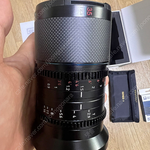 시루이 카본 풀프레임 T2.9 애너모픽 렌즈 35mm (니콘 Z 마운트)