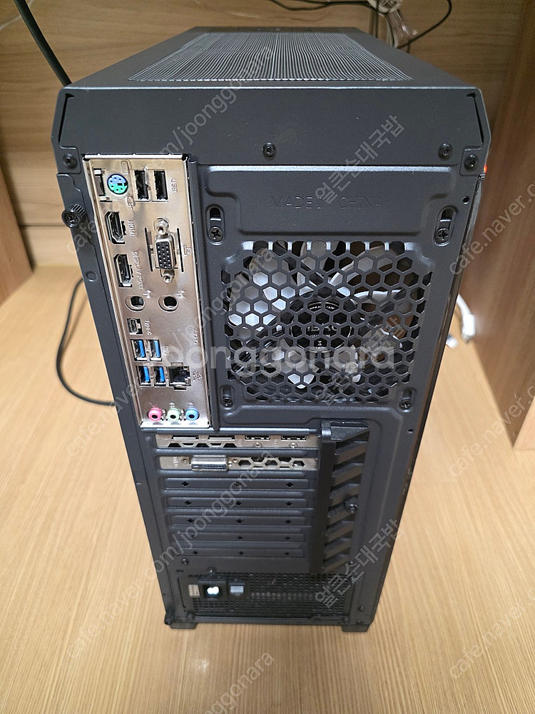 데스크탑 본체 i7 10700 상태 매우 깔끔--2