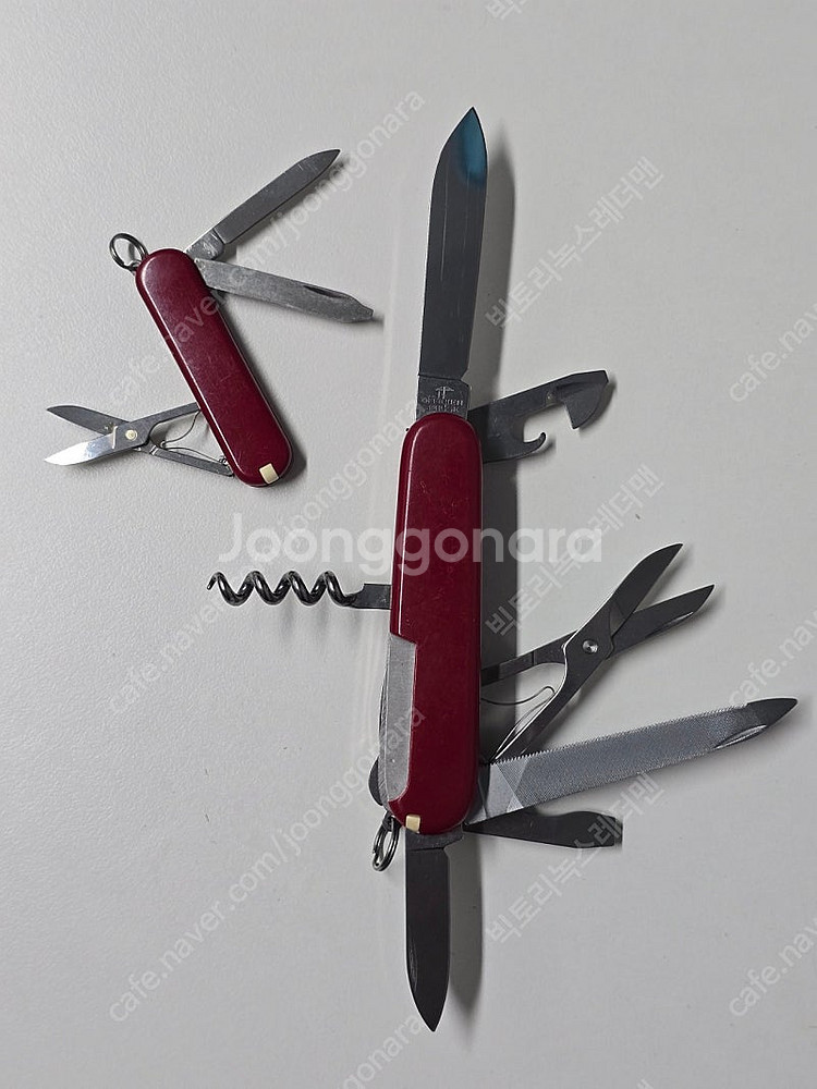 빅토리녹스 헌츠맨 멀티툴 과 클래식 SD 미니툴 일괄 ...--4