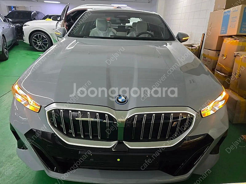 BMW G60 i5 정품 키드니그릴 순정부품 아이코닉글...--2
